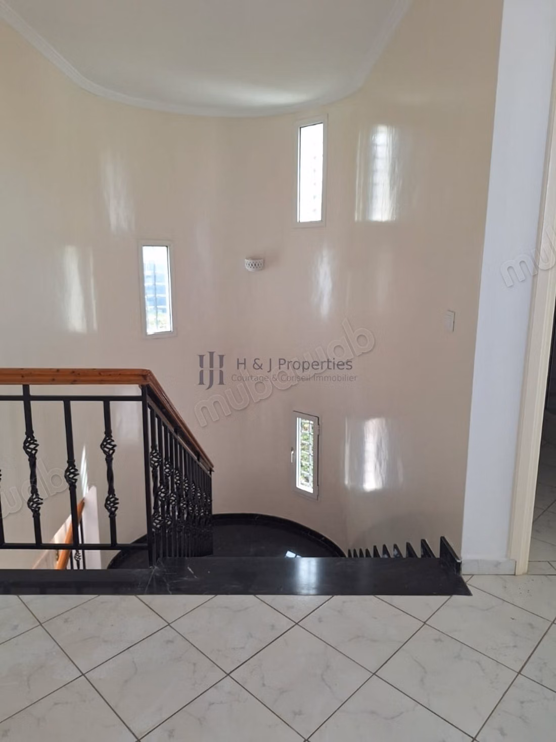 Grande villa à rafraîchir de 520m²