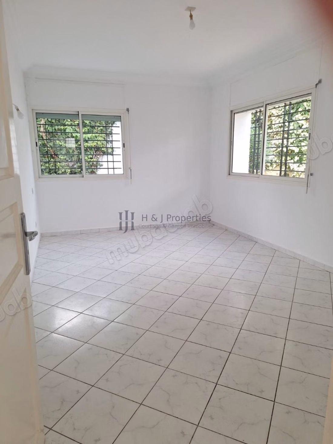 Grande villa à rafraîchir de 520m²