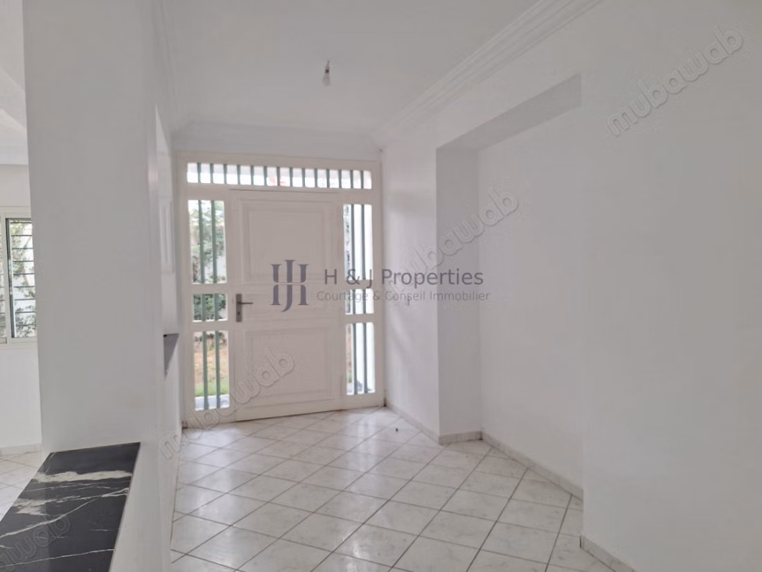Grande villa à rafraîchir de 520m²