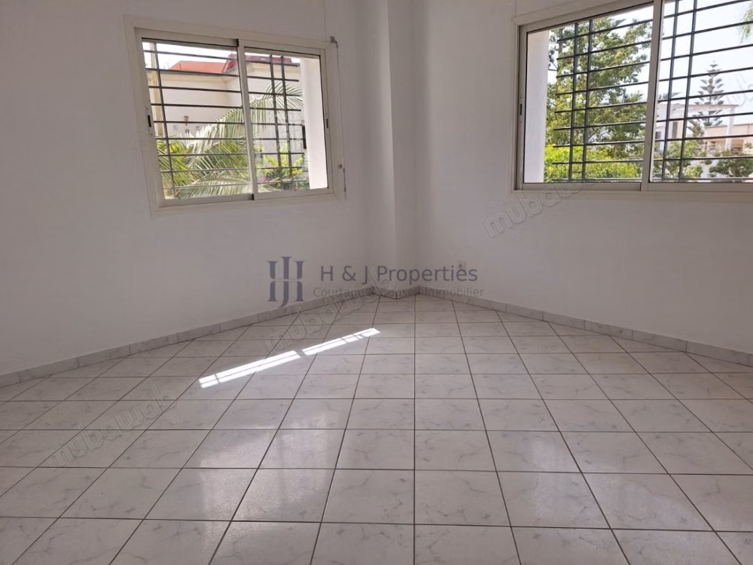 Grande villa à rafraîchir de 520m²