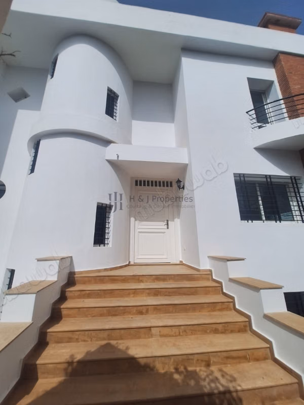 Large villa to refresh of 520m²
