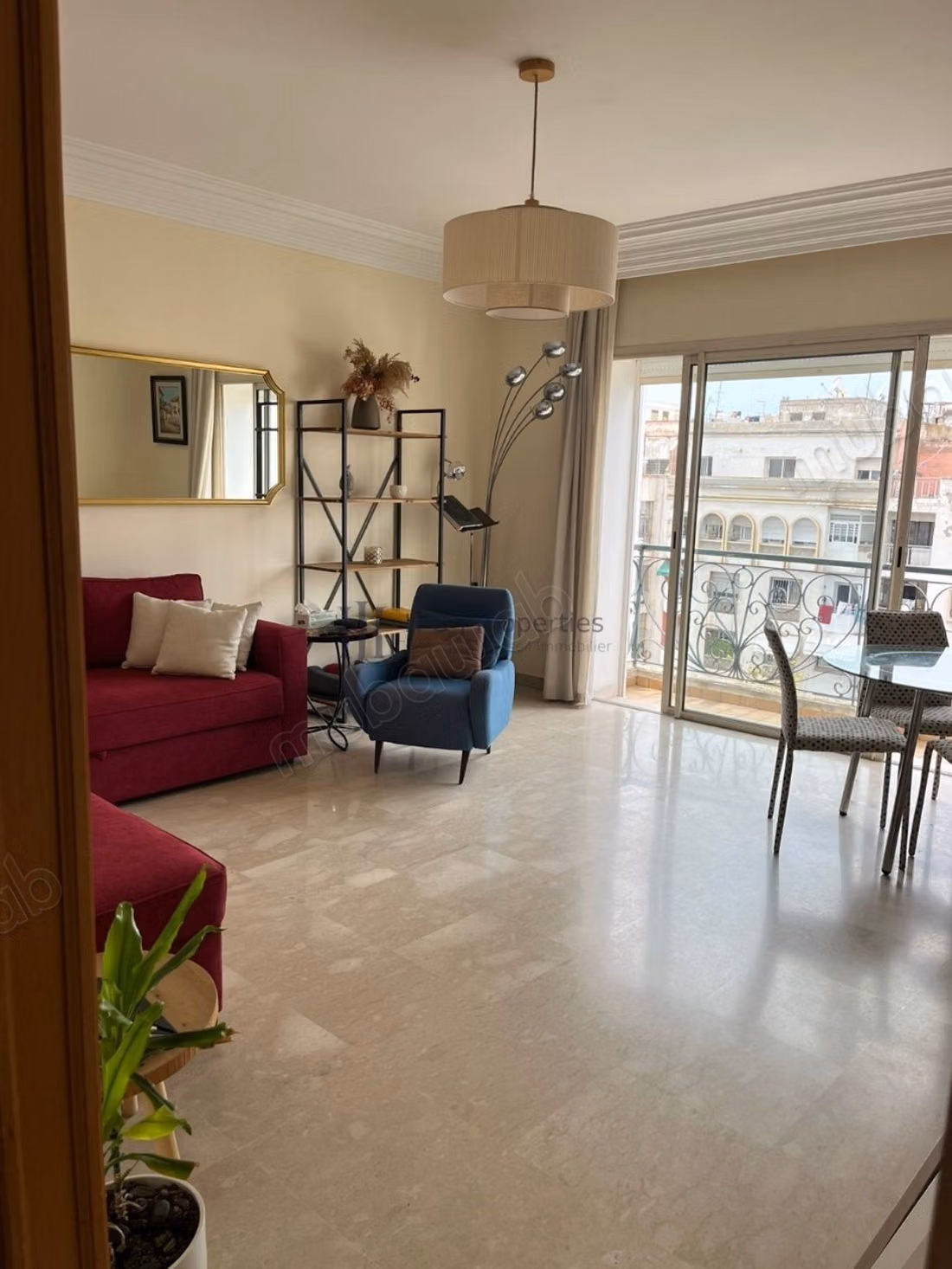 Appartement t2 de 82 m² – 1 chambre — 4