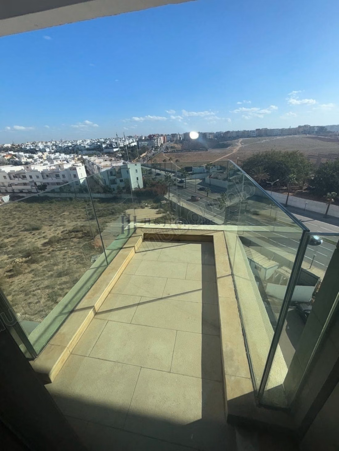Très beau T4 vide, 3 chambres, Grande terrasse, AIN DIAB
