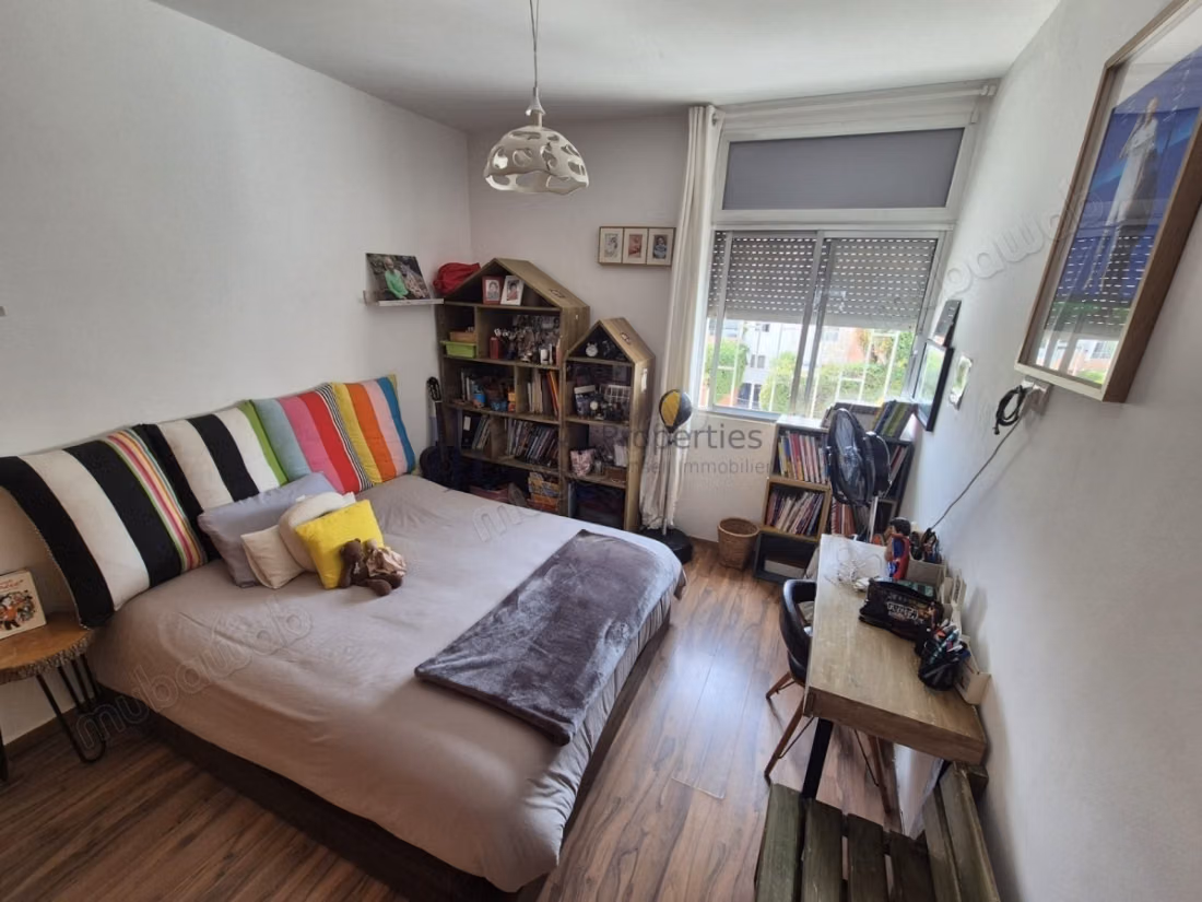 Empty T4 of 110 m² - 3 bedrooms