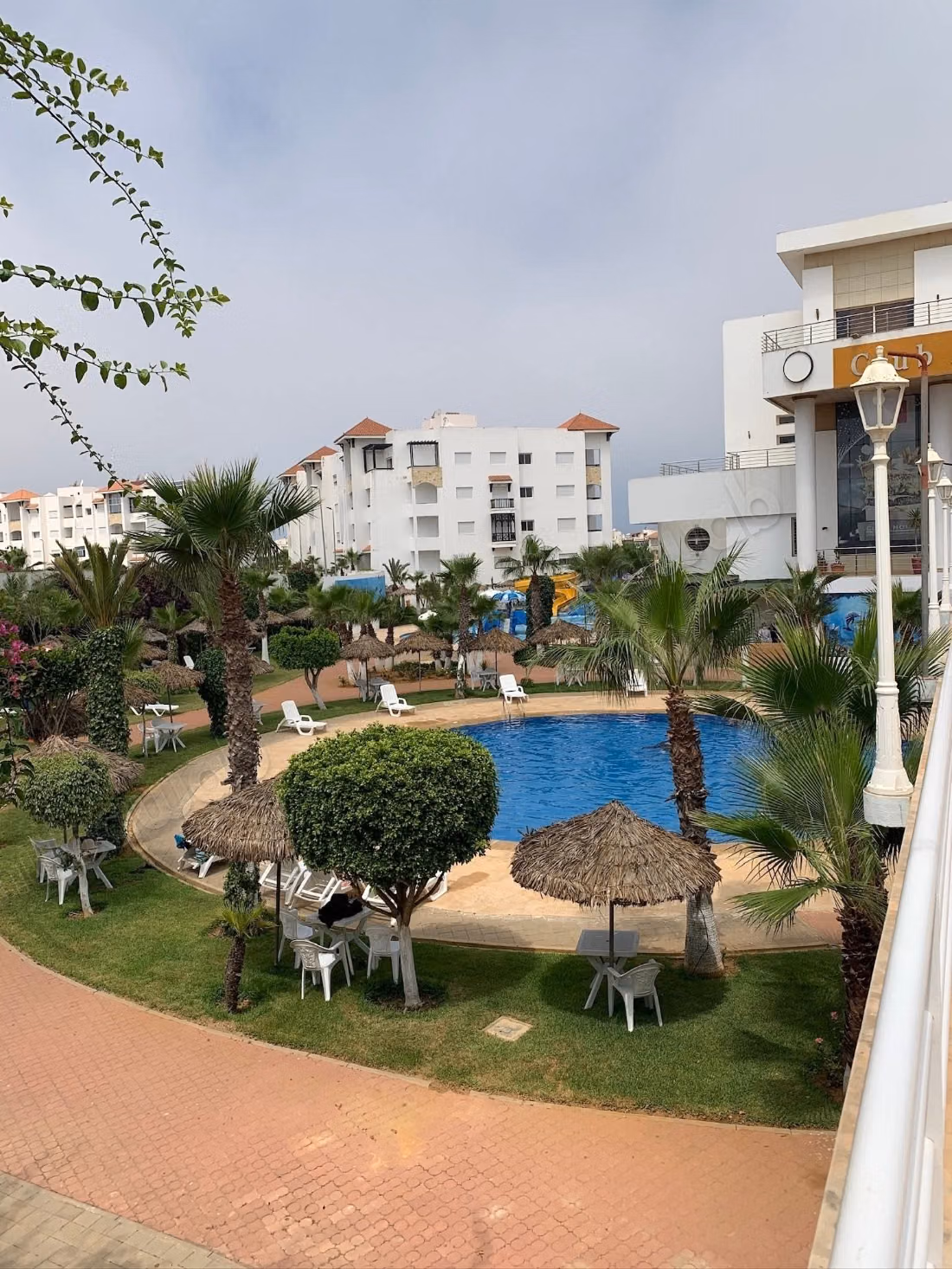 Appartement à vendre à Asilah. 1 Pièce. Antenne parabolique, résidence sécurisée