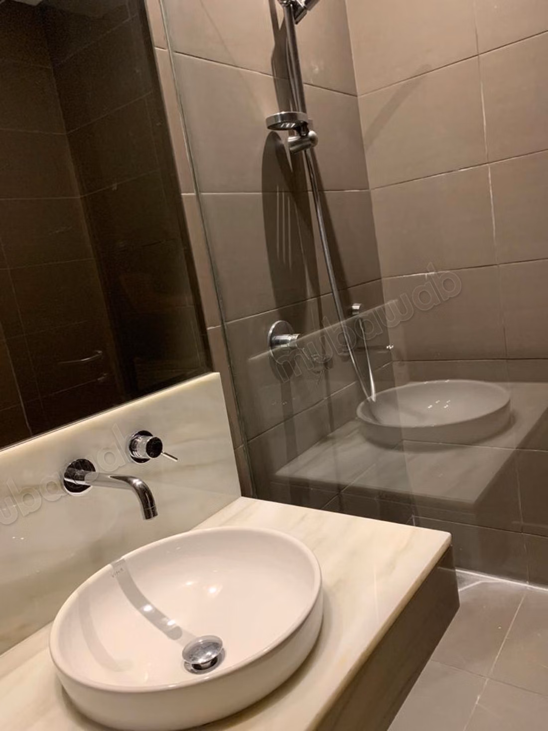 Appartement en location à Souissi. Superficie 160 m². Jardin et ascenseur