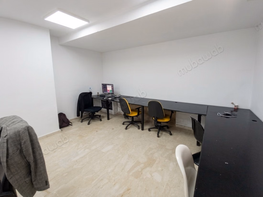 Ufficio arredato in affitto vicino a Bd Ghandi