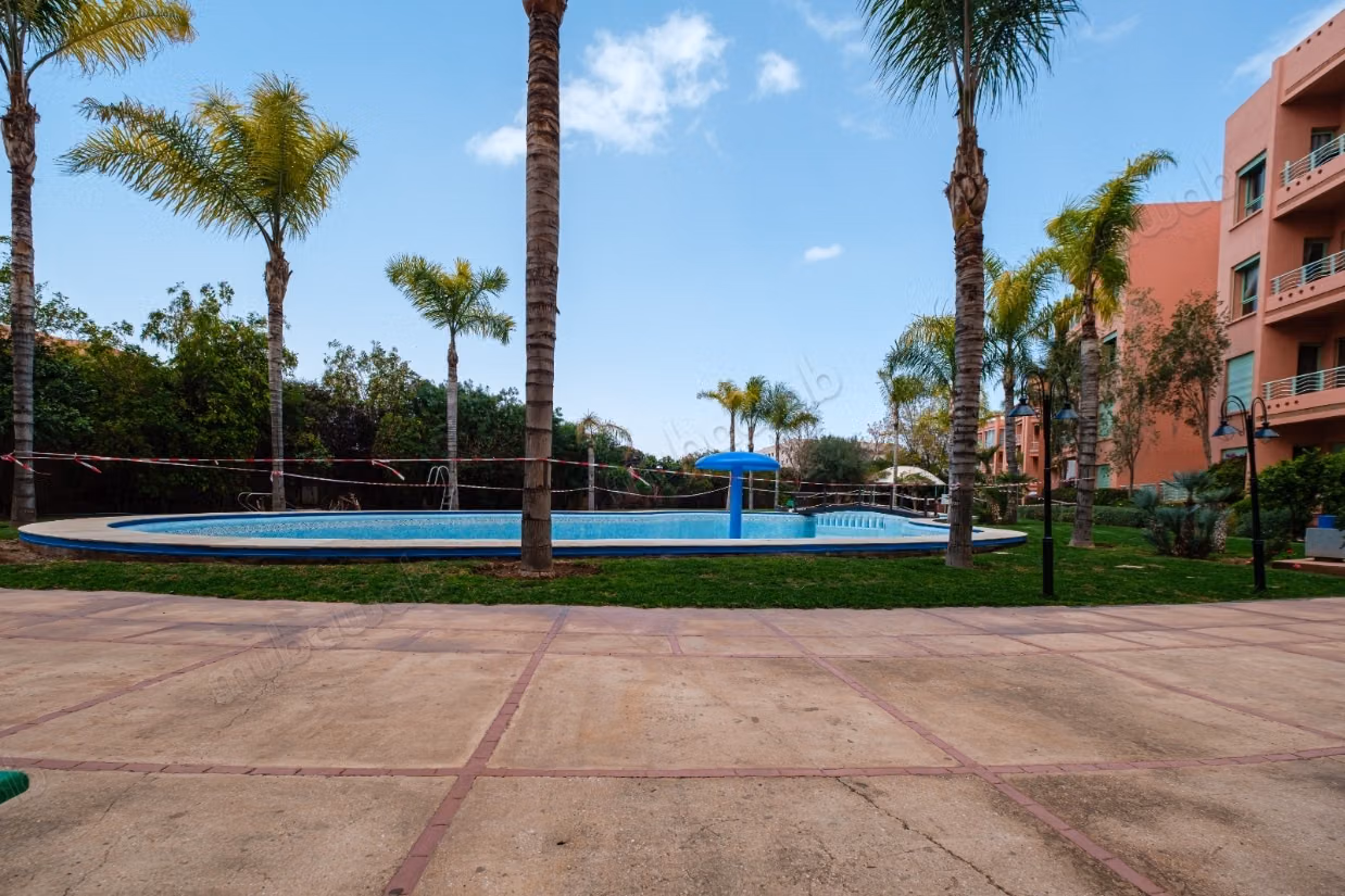 Alquile este apartamento en Route Casablanca. Superficie total 120 m². Amueblado