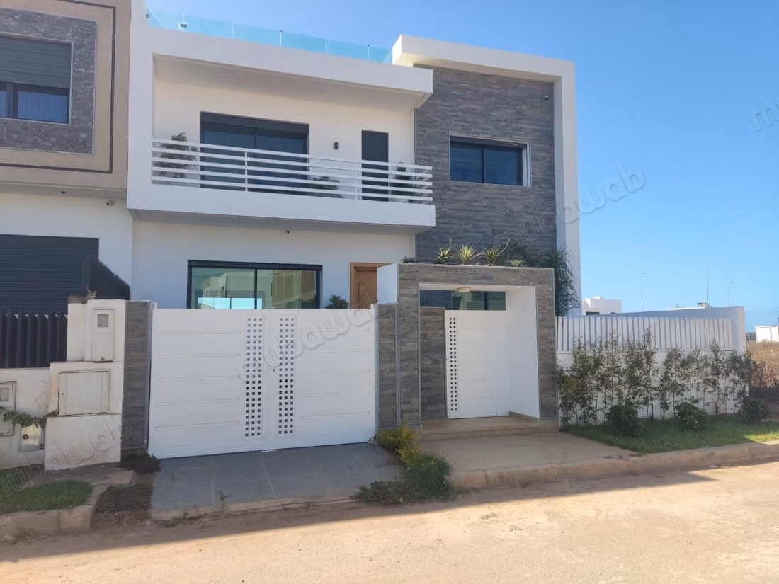 Luxury villa for sale in Harhoura. Area 212 m². Double glazed windows and reinforced door