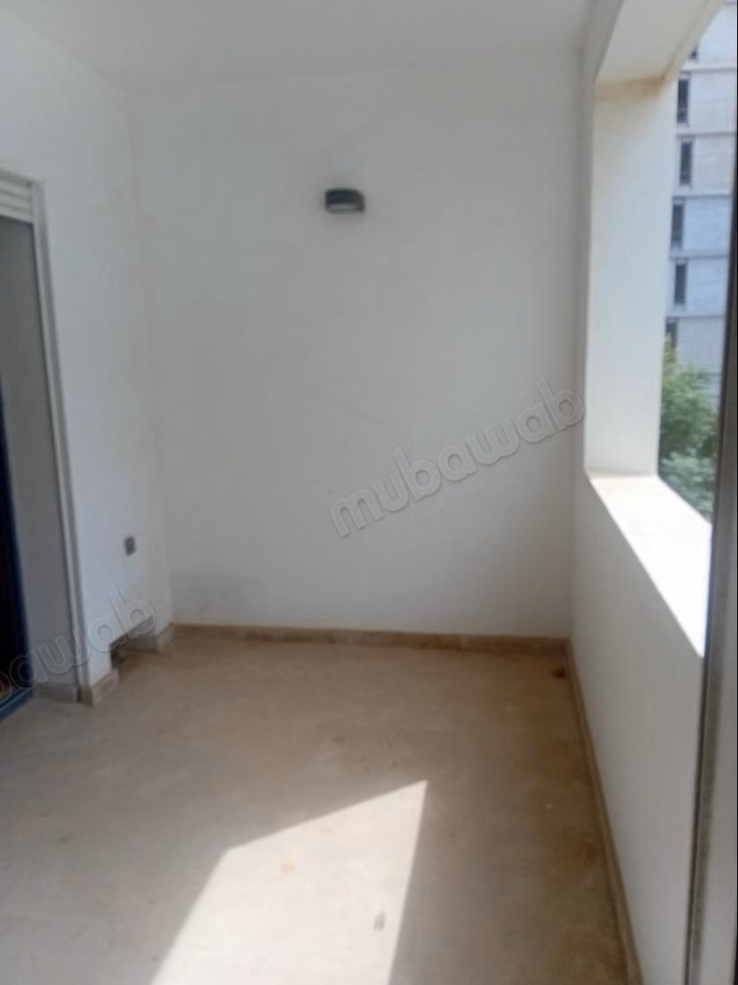 Appartement vide à louer à cfc