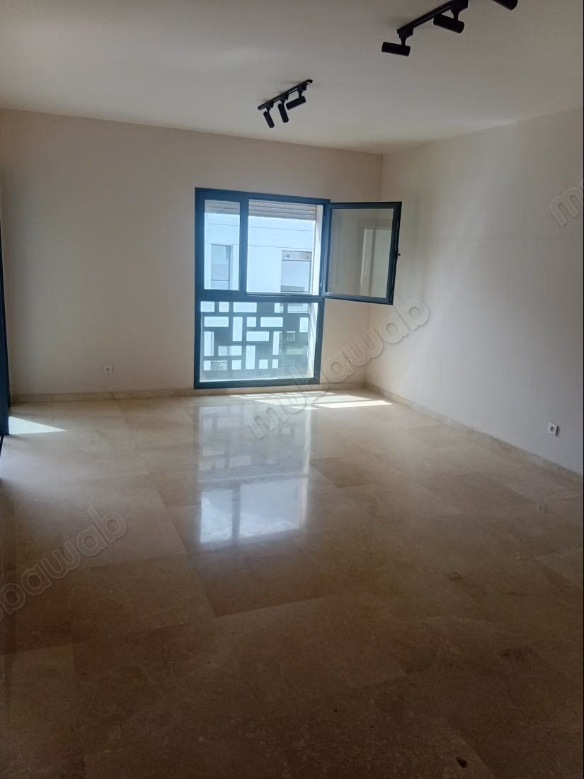 Appartement vide à louer à cfc