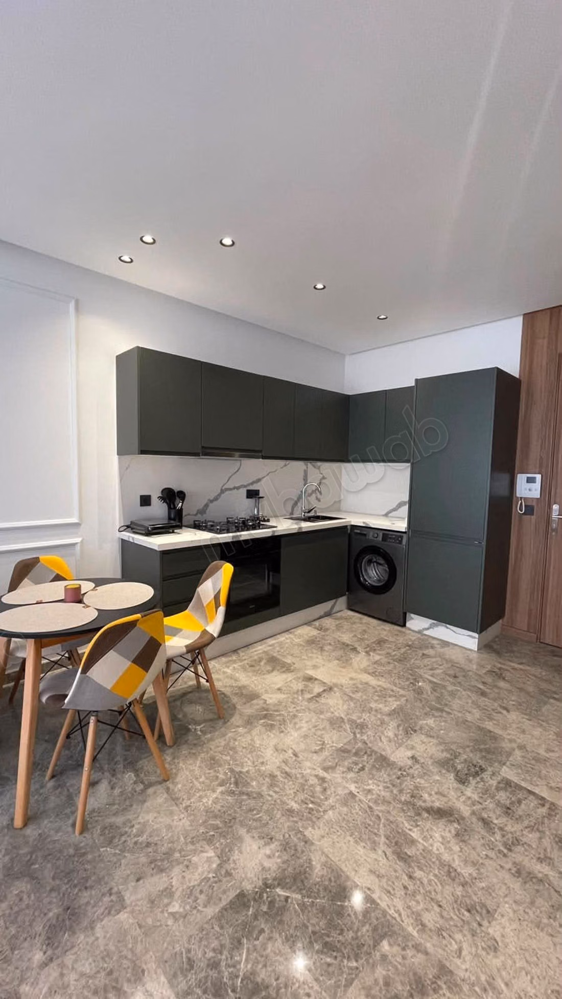 Studio arredato in affitto Oasis