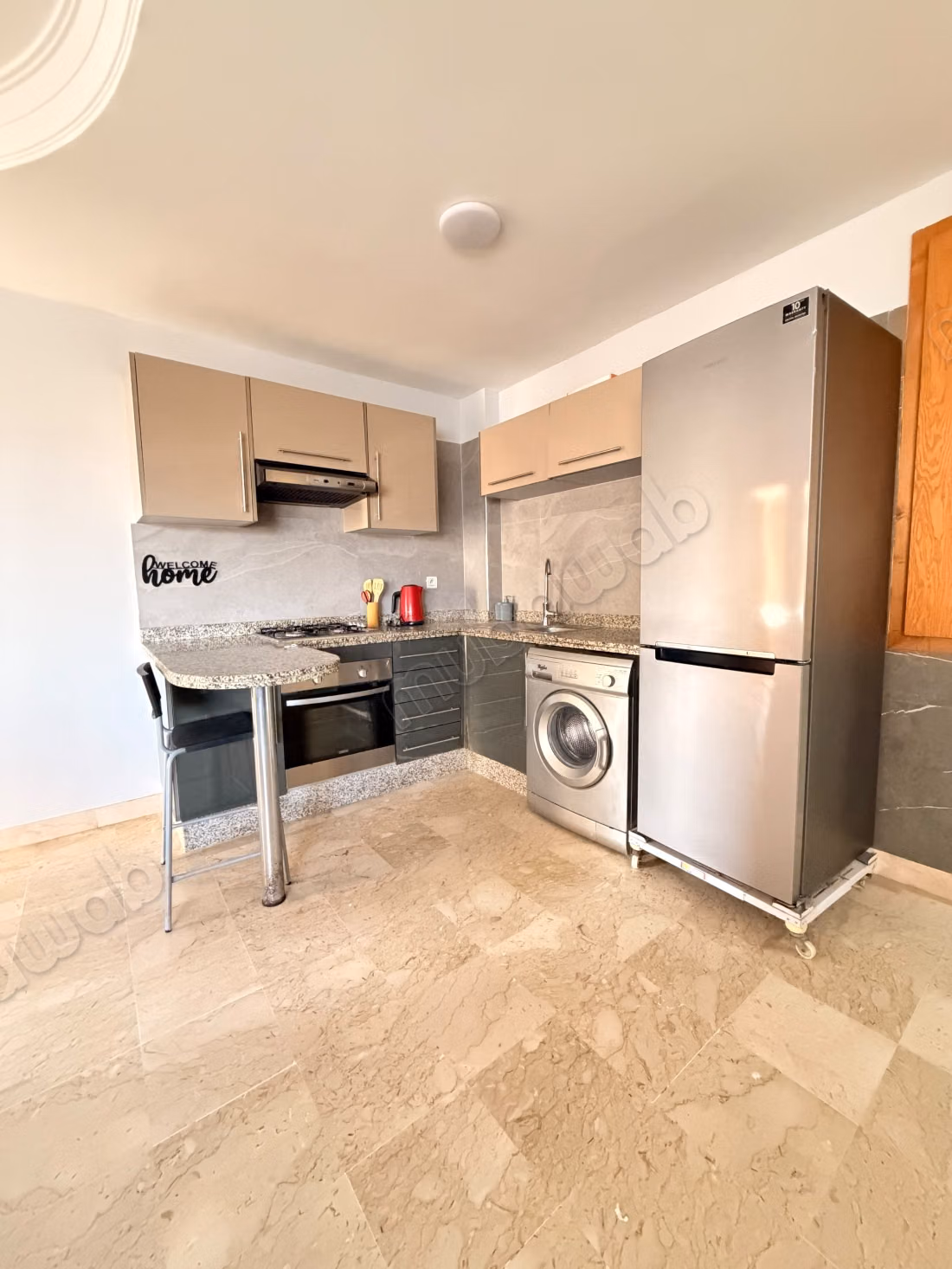 In affitto – studio arredato in Val Fleurie Maarif