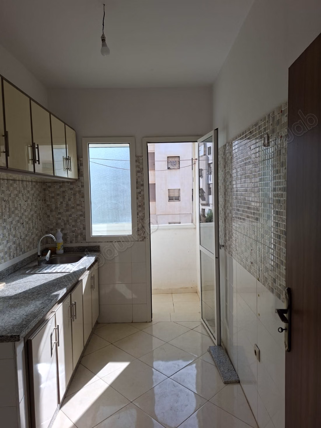 Ground floor apartment for rent in Ryad Oulfa