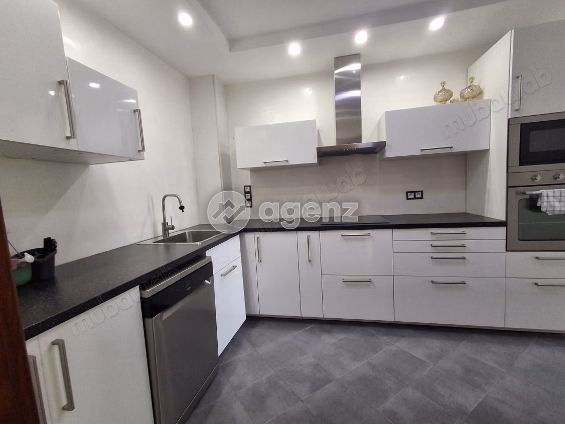 Appartement à vendre 107 m², 3 chambres 
Liberté Casablanca — 3