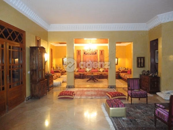 Villa te koop 1.200 m², 6 slaapkamers Masmoudi Marrakech