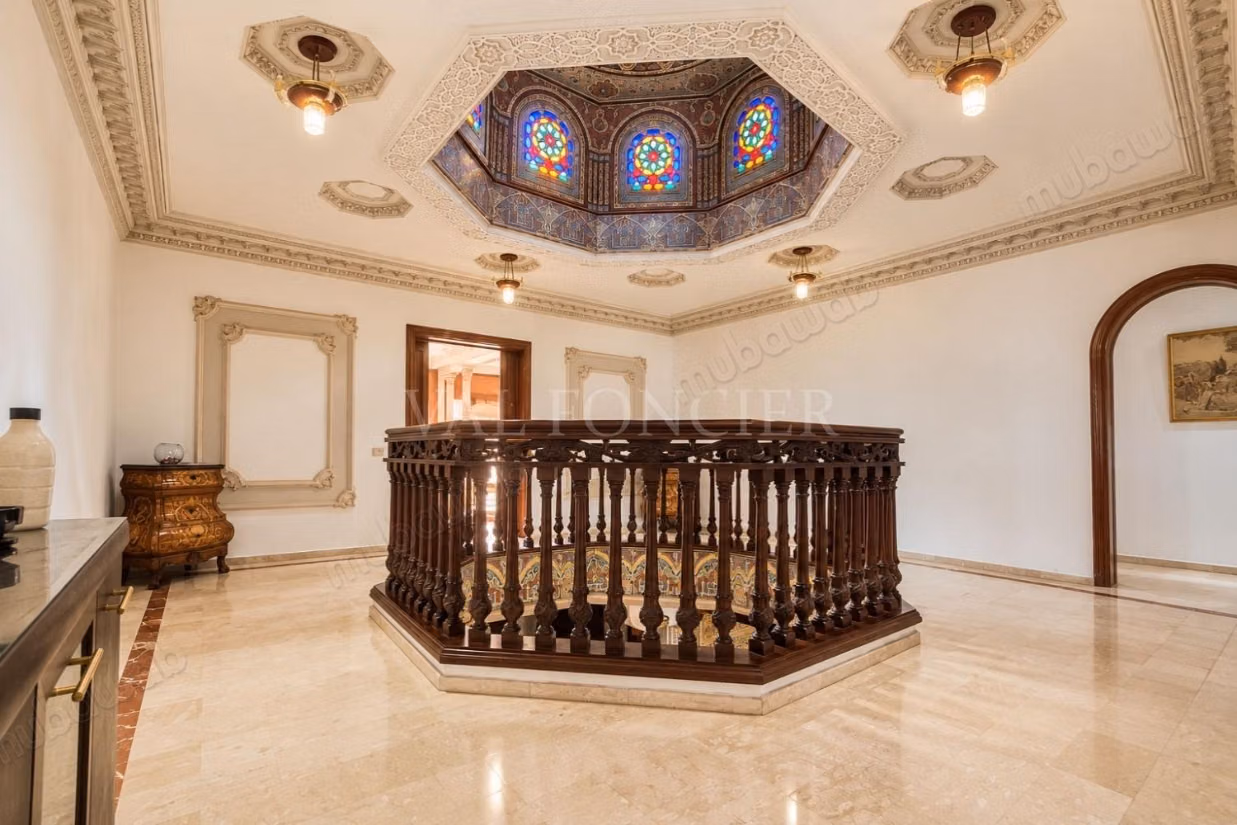 Vente Villa traditionnelle 5chambres avec piscine Californie,
Casablanca