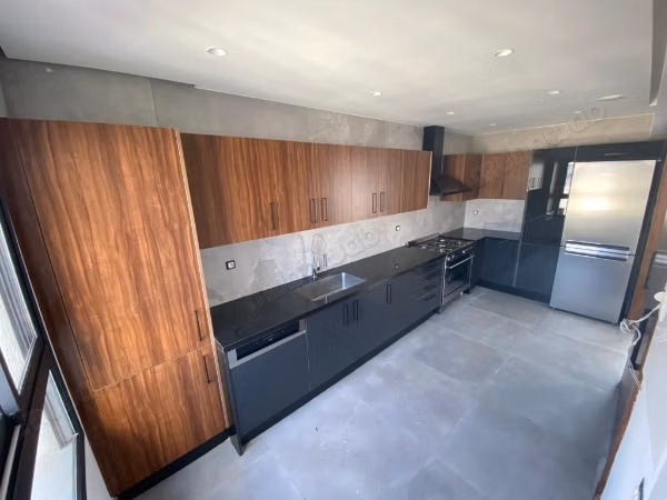 Appartement haut standing avec terrasse 
Hay Riad