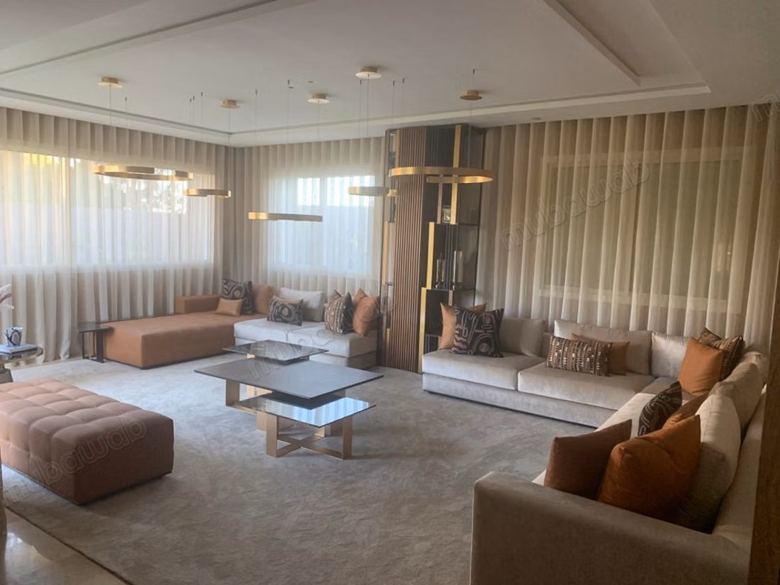 Stunning villa for rent furnished