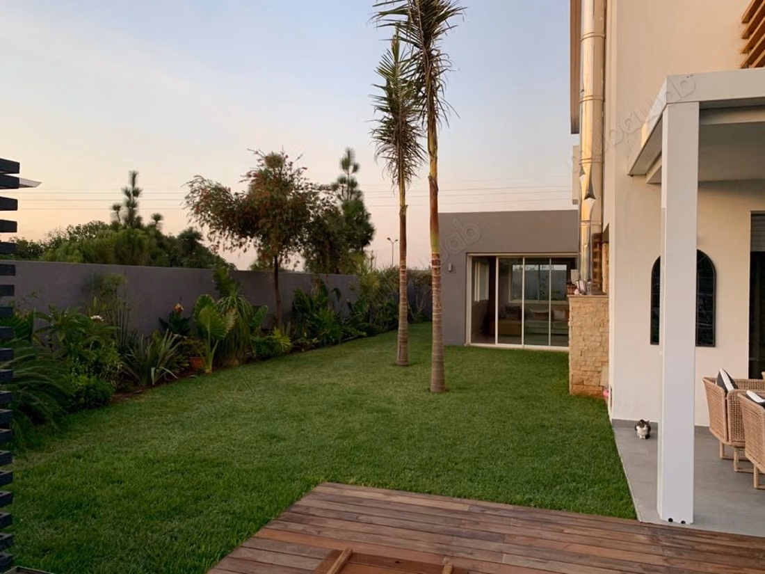 Stunning villa for rent furnished