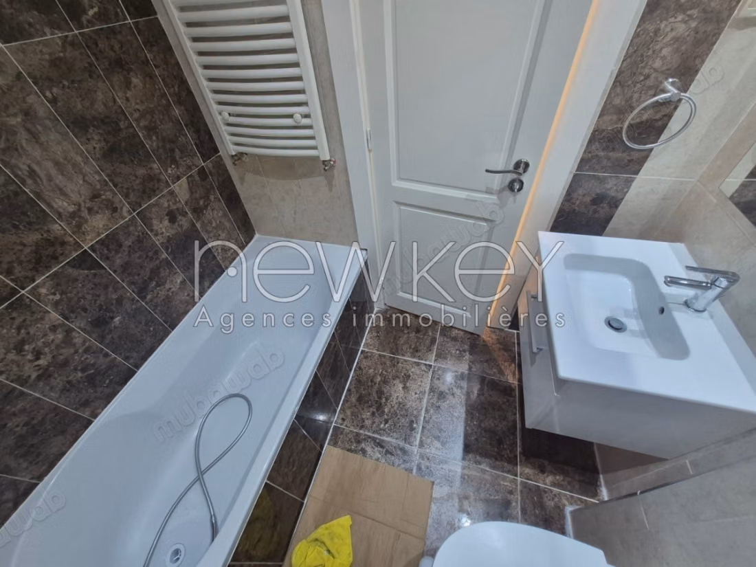 Appartement S3 avec terrasse à louer aux Jardins de Carthage