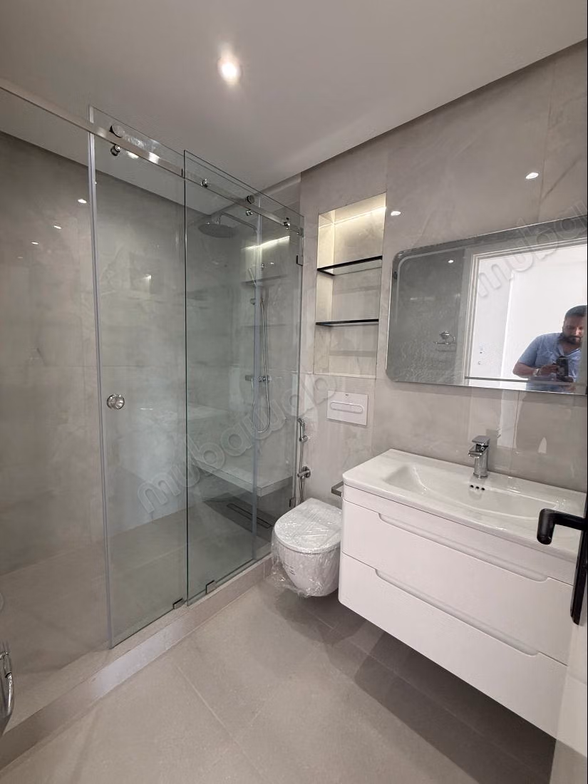 Superbe appartement à louer à Riyad. 
Surface de 250 m². 
Terrasse et ascenseur