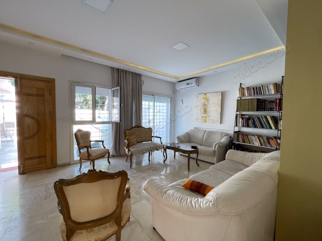 Belle Villa avec piscine en ville a Hammamet