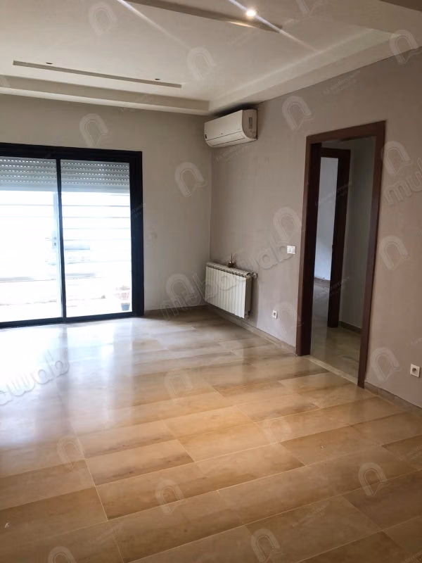 For rent an S1 apartment in Cité Ennser 2
