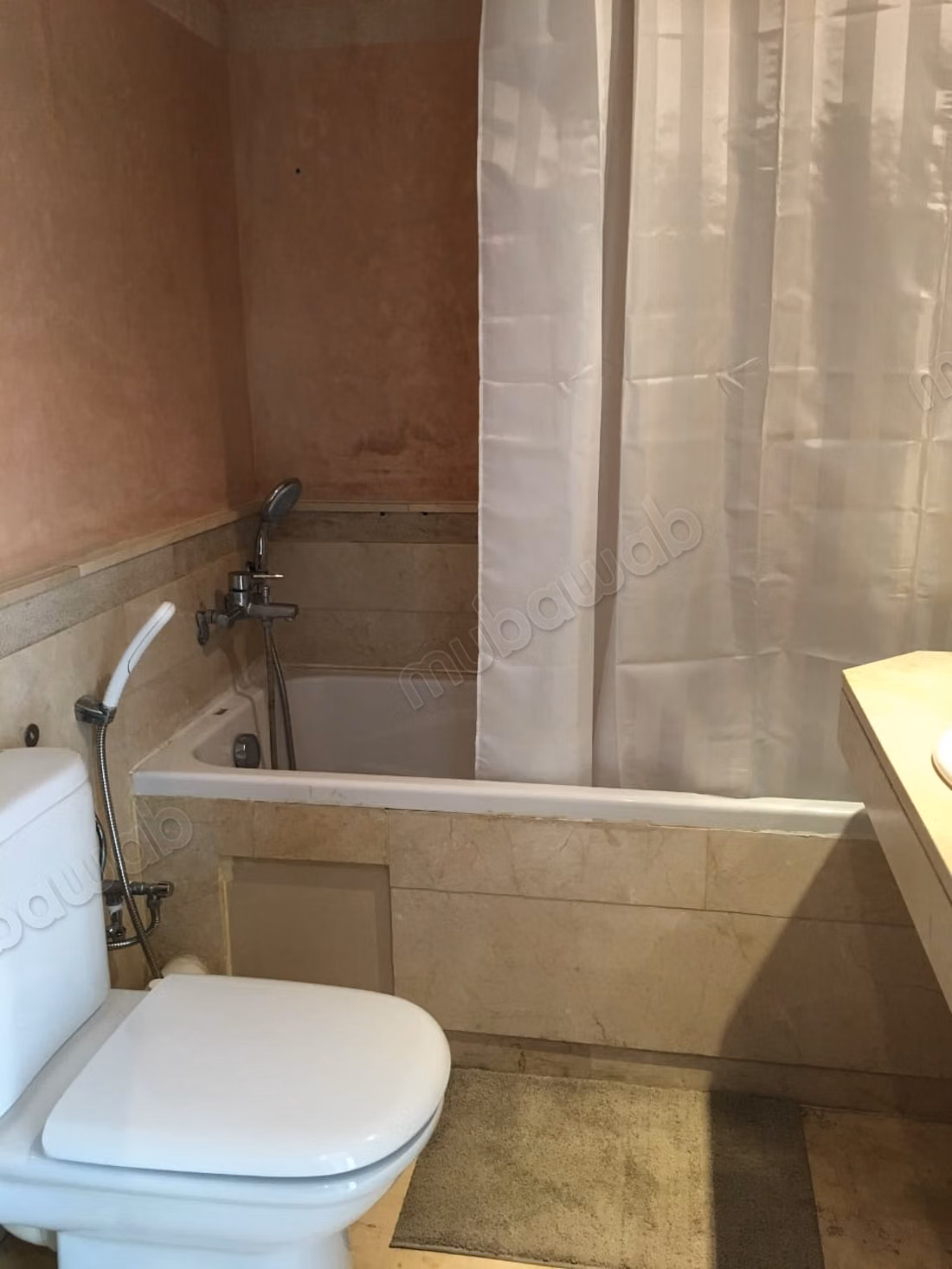 Bel apartamento en alquiler en Las princesas. 2 habitaciones. Amueblado