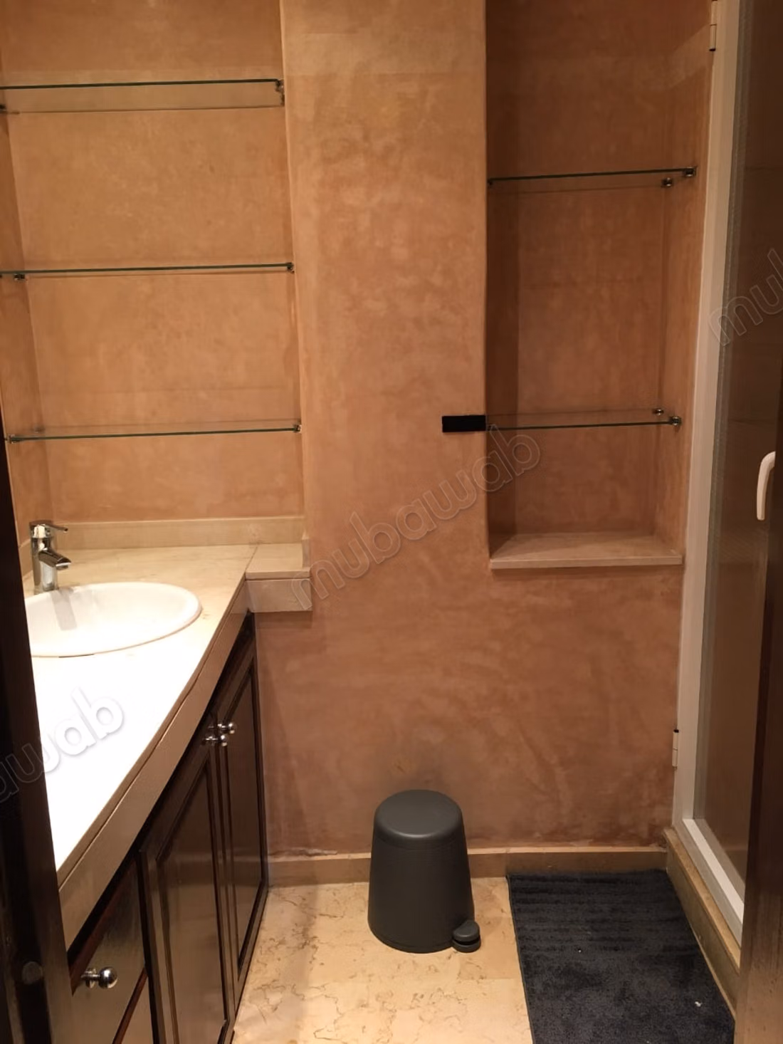 Bel apartamento en alquiler en Las princesas. 2 habitaciones. Amueblado