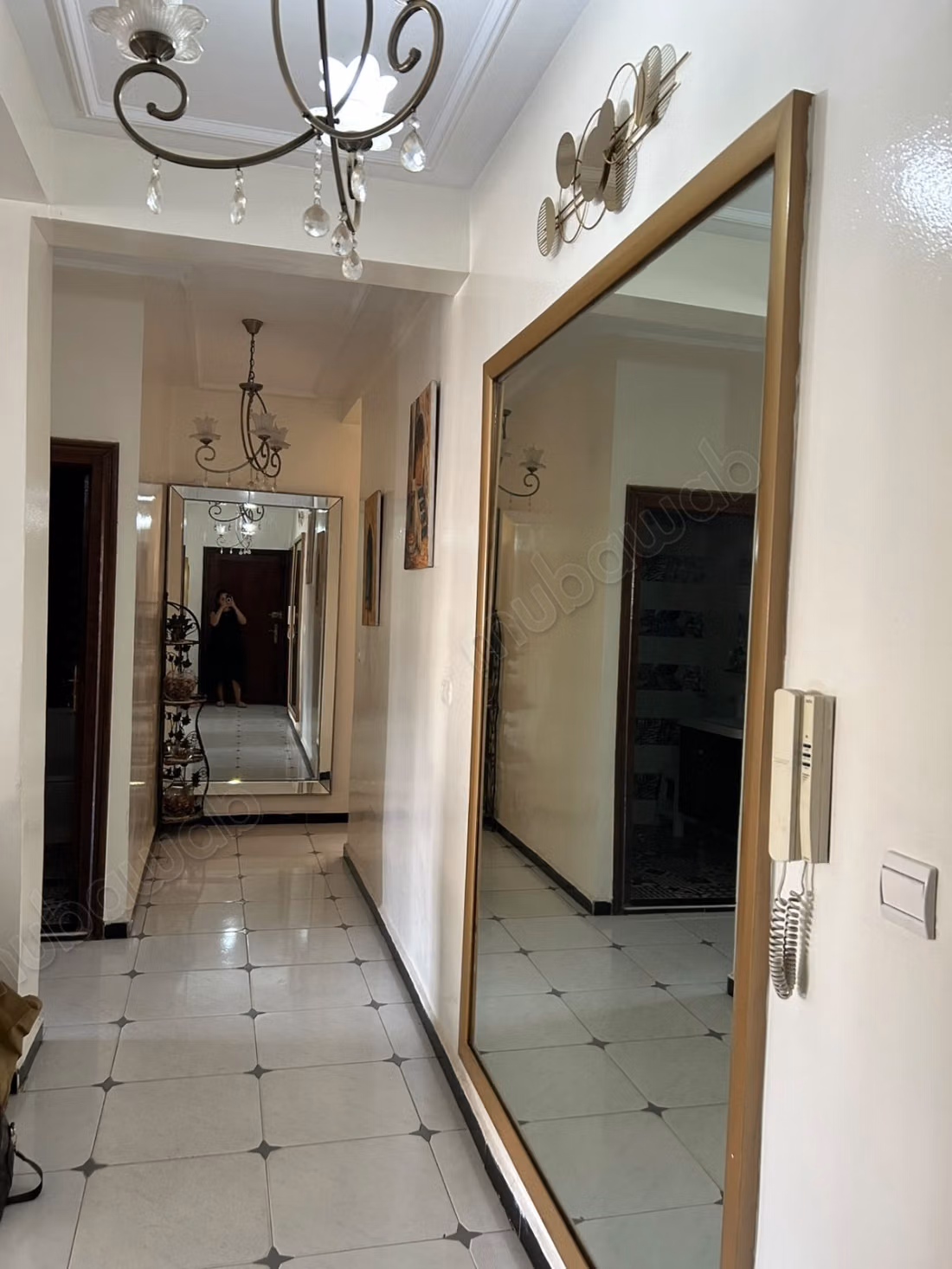 Apartment for sale in the center. 3 nice rooms