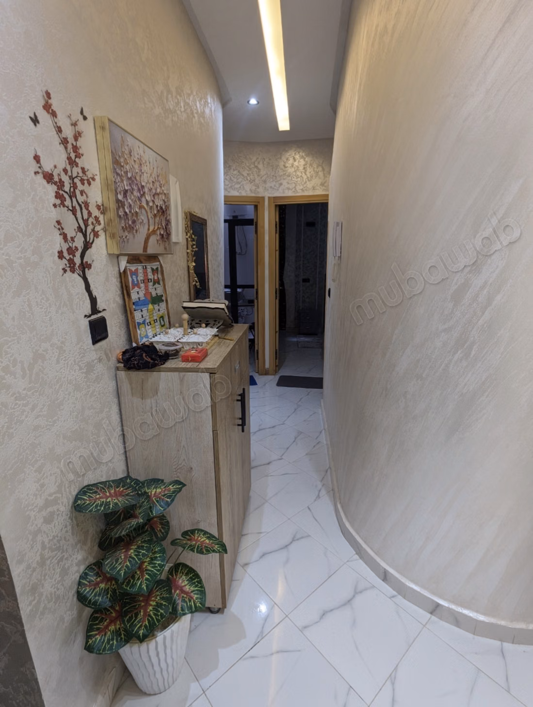 Location saisonnière à Hay salam.
Superficie 60 m².
Porte blindée et chauffage central