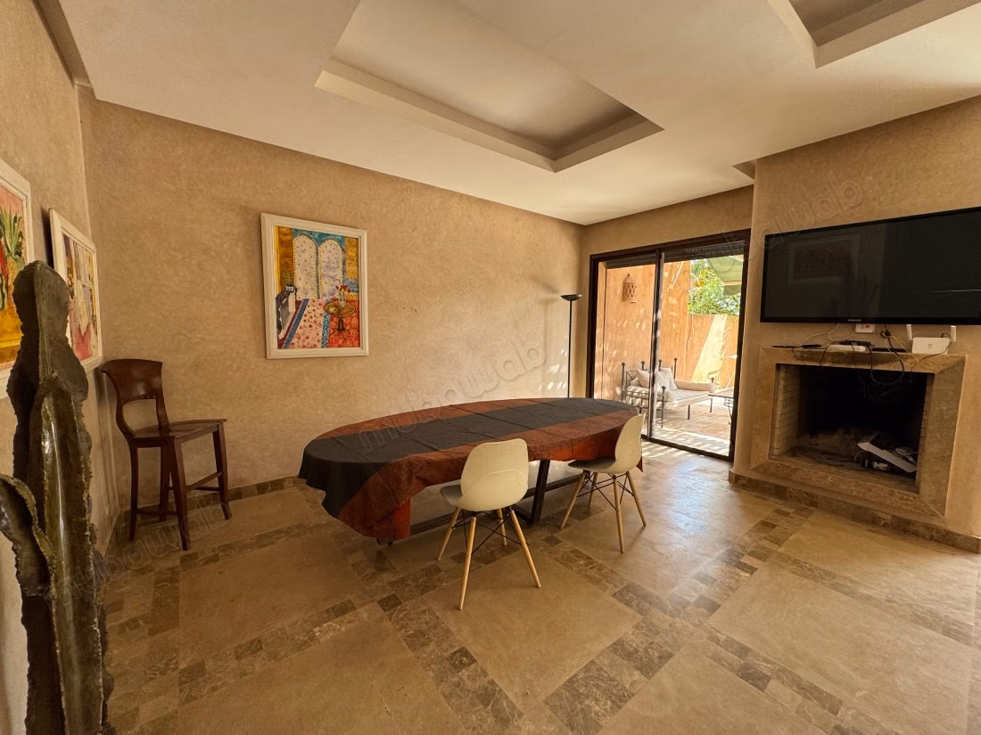 Residencia privada: Villa de 250 m2 en terreno de 385 m2