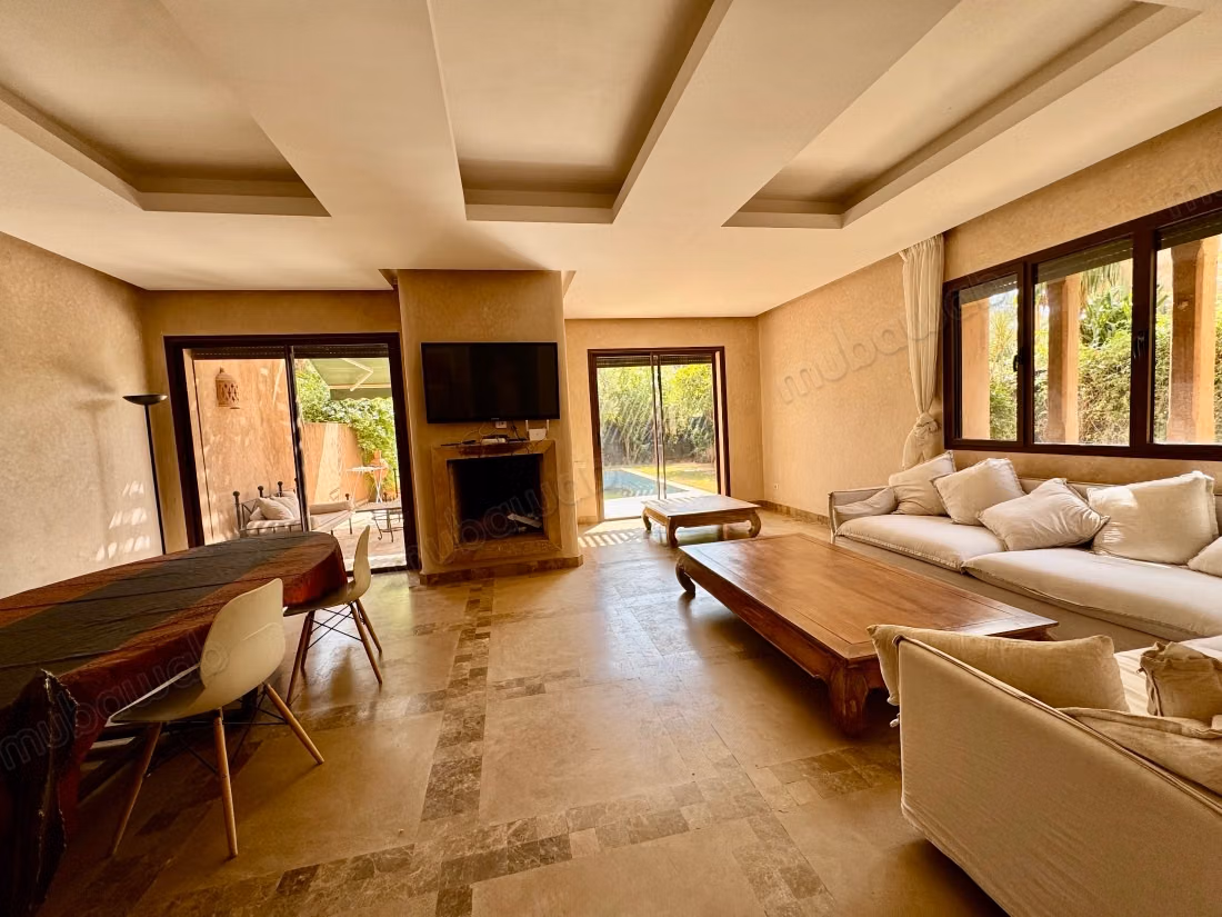 Residencia privada: Villa de 250 m2 en terreno de 385 m2