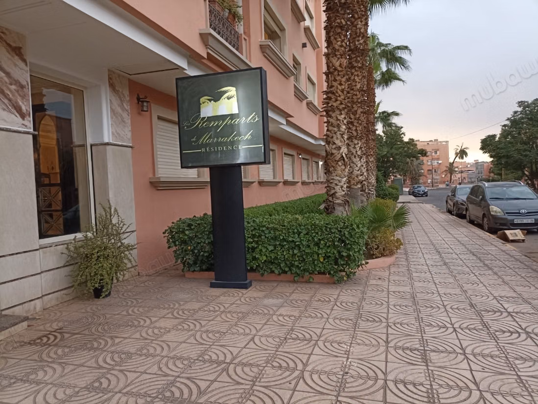 Fabuloso apartamento en venta en El Moukef. Área total 1550 m². Amplio espacio de almacenamiento
