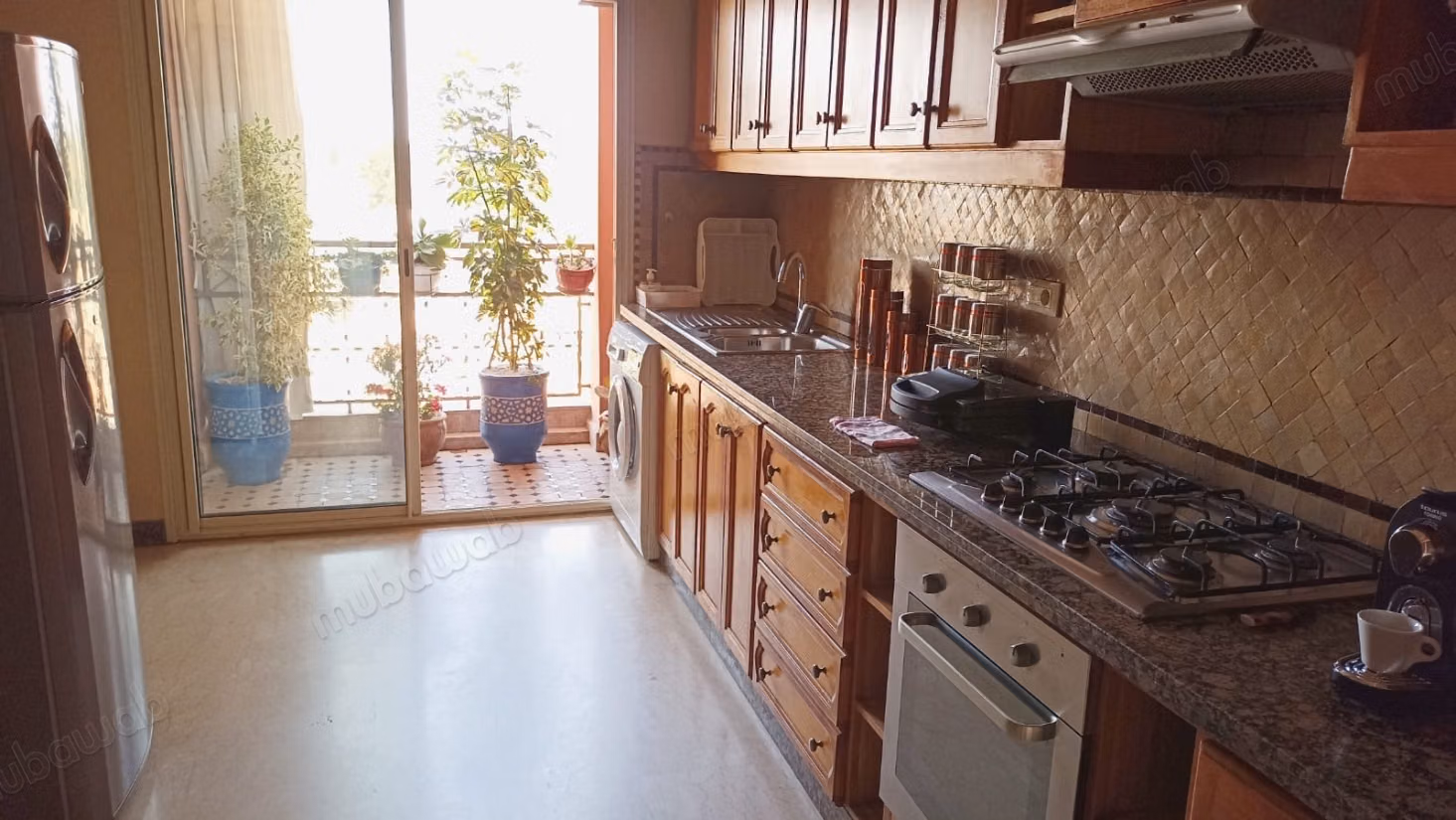 Fabuloso apartamento en venta en El Moukef. Área total 1550 m². Amplio espacio de almacenamiento