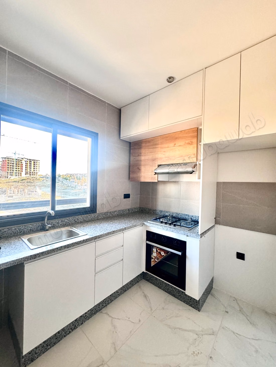 Apartamento vacío de alta calidad en alquiler en Tánger Balia