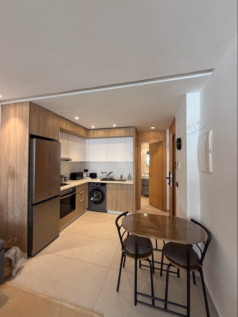 Bel appartement en location à Gauthier.
Surface totale 35 m².
Meublé