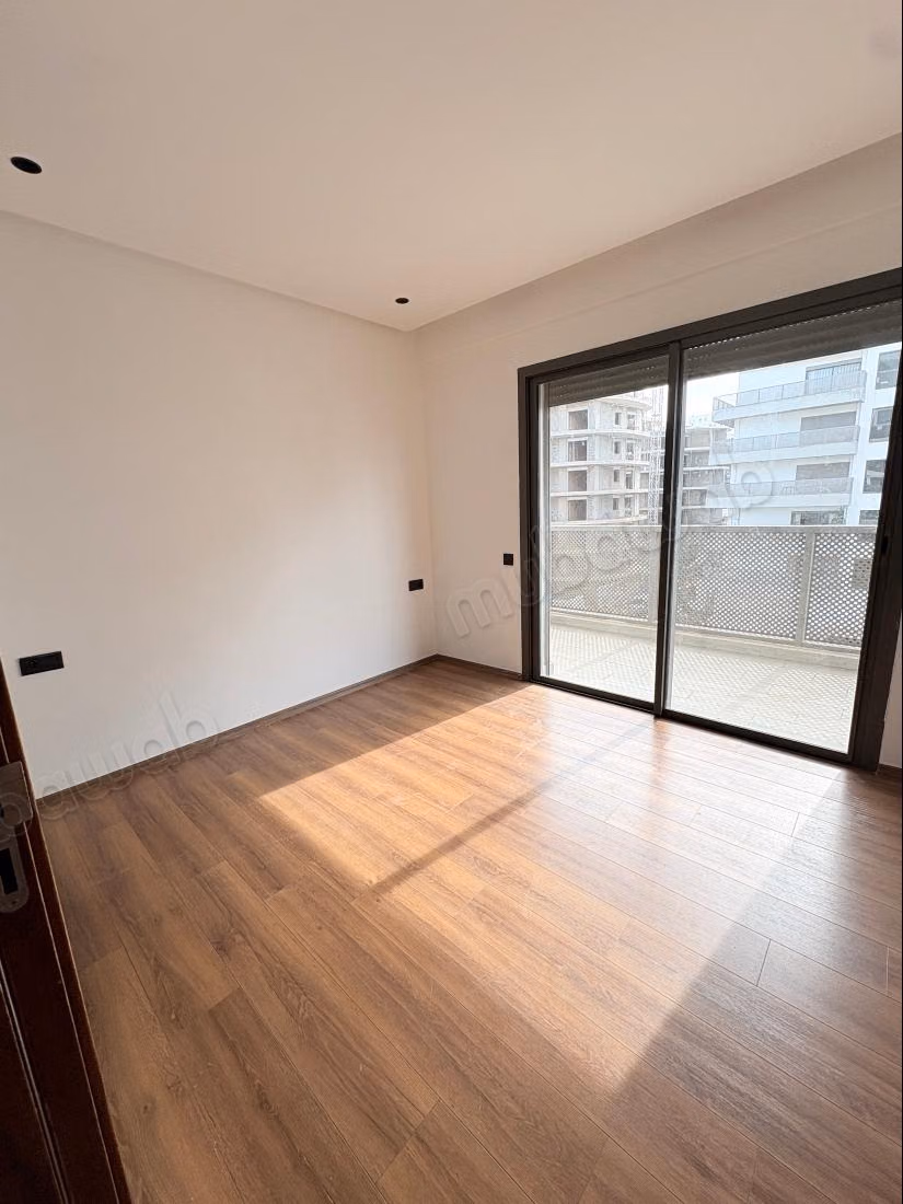 AMAZING 3 rooms In CFC