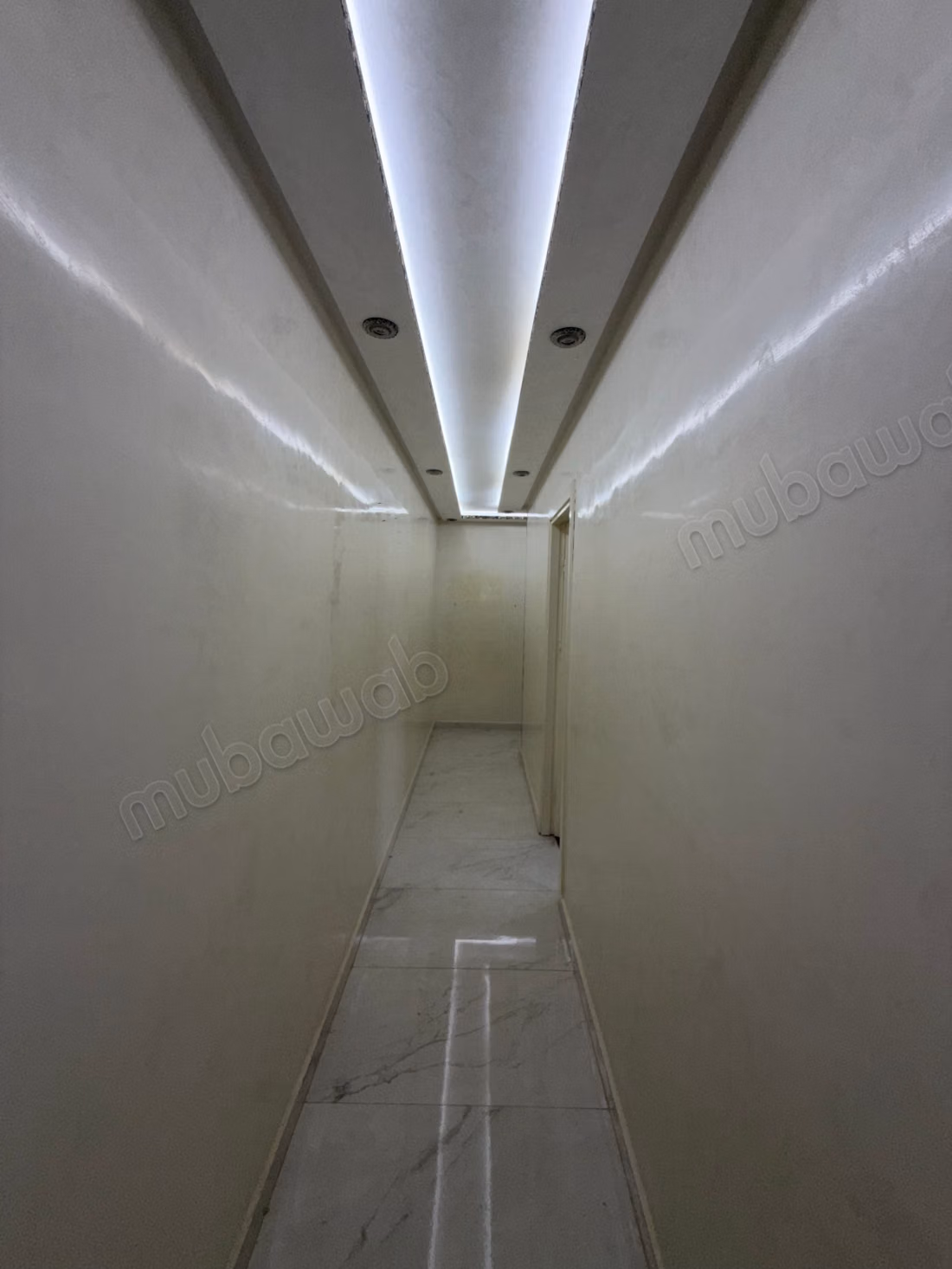 Mooi appartement te huur in de Hassani-buurt. Totale oppervlakte van 85 m². Stevige deur en dubbel glas systeem.