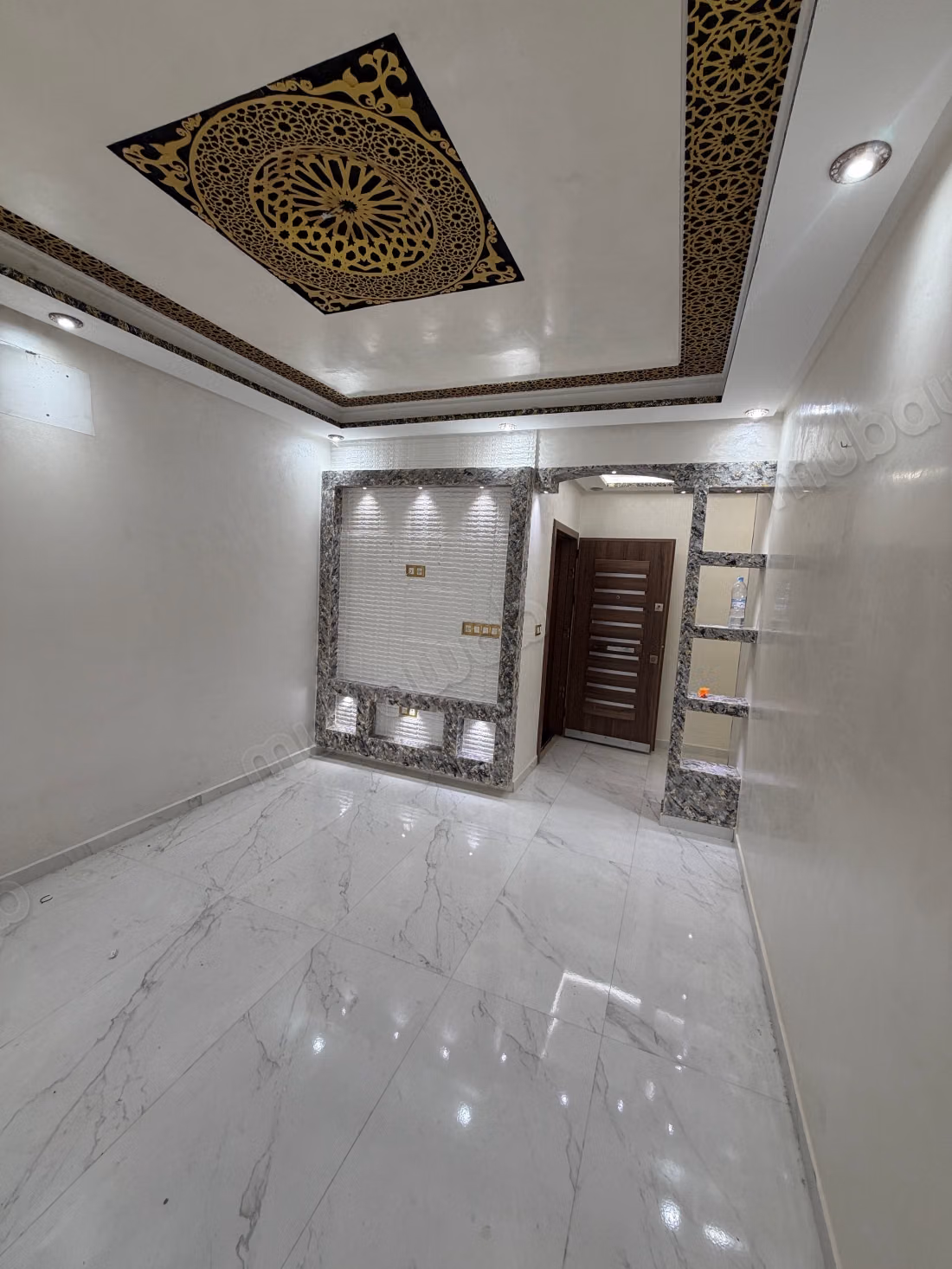 Mooi appartement te huur in de Hassani-buurt. Totale oppervlakte van 85 m². Stevige deur en dubbel glas systeem.