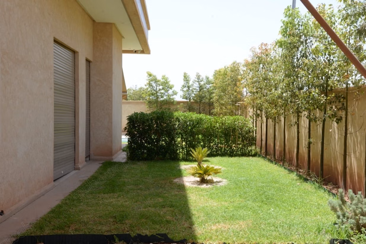 Luxury villa for rent on Route Amizmiz. Total area 400 m². Well furnished