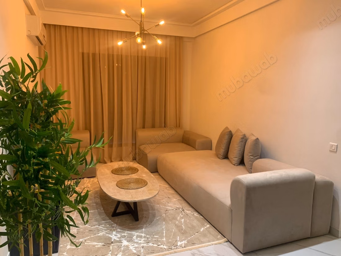 Apartamento amueblado de 2 habitaciones en el corazón de CFC