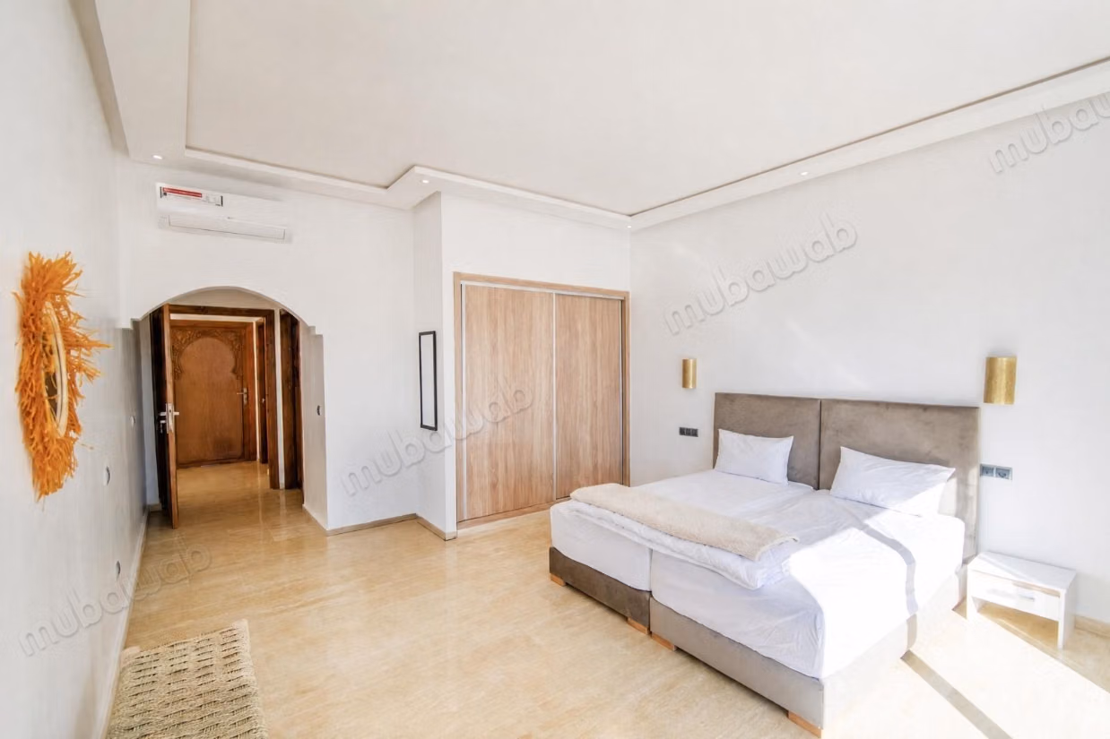 Stunning villa for sale on Casablanca Road. 4 bedrooms. Furnished