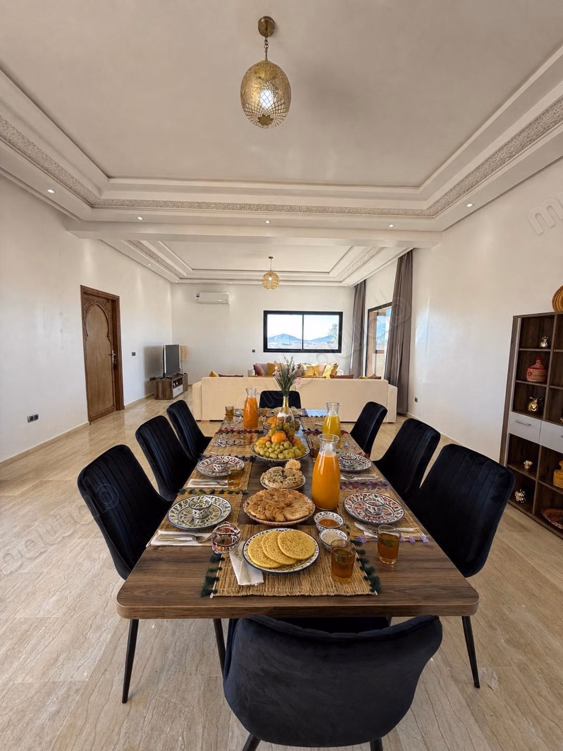 Stunning villa for sale on Casablanca Road. 4 bedrooms. Furnished