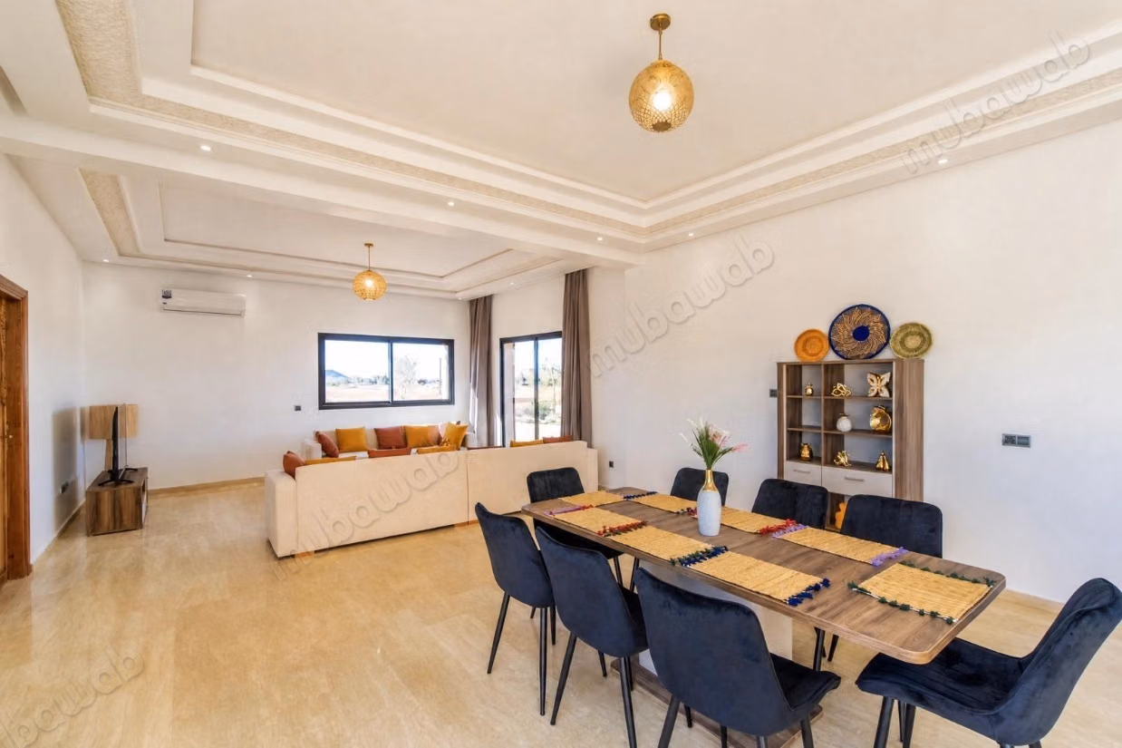Stunning villa for sale on Casablanca Road. 4 bedrooms. Furnished