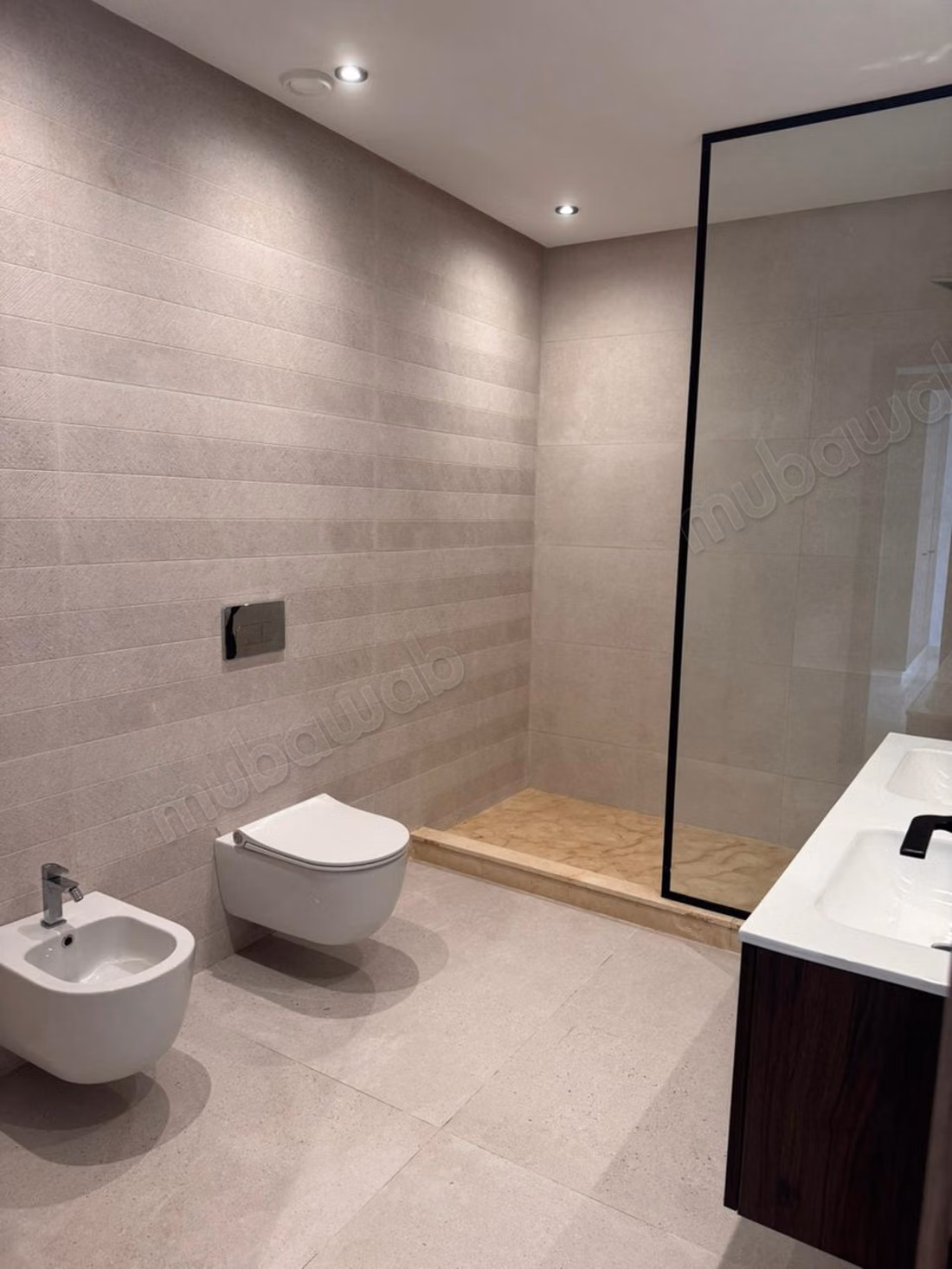 Appartamento di 210 m² con giardino e piscina