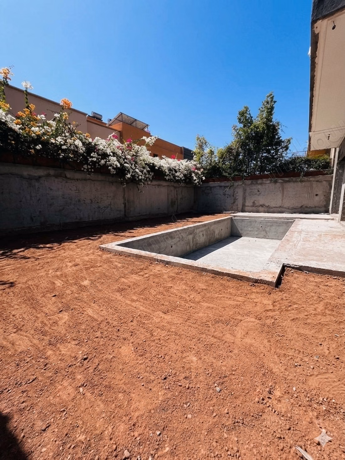 Luxurious villa for sale in Hay Targa. Area 428 m²