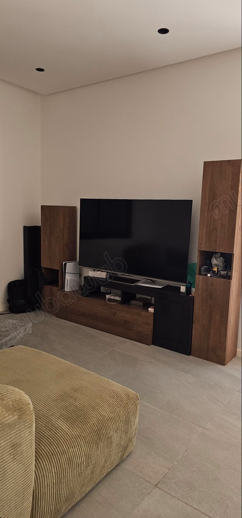 Alquile este apartamento en Sidi Maarouf. Superficie total 261 m². Bien amueblado