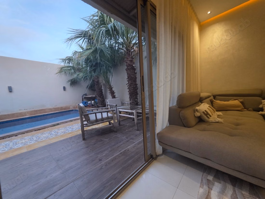 Superbe villa à louer à Route Amizmiz. 6 grandes piezas. Amueblado